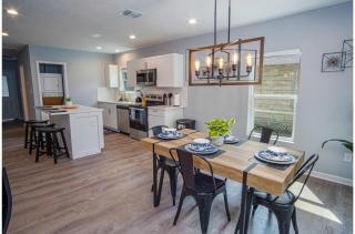 Charming 3BR1BA Close to Vibrant Downtown - 5