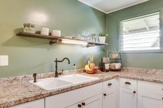 Hilo Apartment with Lanai - 2 Mi to Beaches! - Hilo - 1