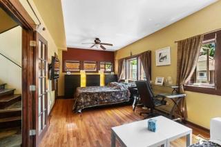 Part of Mini-Mansion, private, 3 story Lake Erie views - Luna Pier - 2