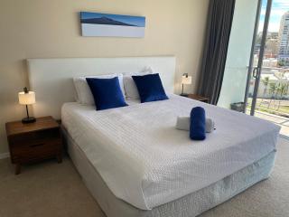Apartment 1102 | 11th Floor River & Stadium Views - Townsville - 5