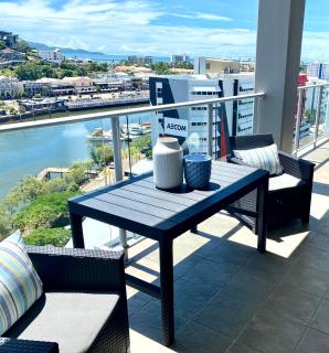 Apartment 1102 | 11th Floor River & Stadium Views - Townsville - 1