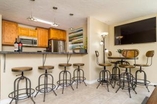 709 - Steps to Ocean, Patio, AC, parking for 3 cars - San Diego - 4