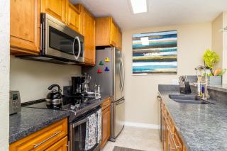 709 - Steps to Ocean, Patio, AC, parking for 3 cars - San Diego - 2