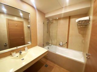 YamaLuxe Studio - Cozy & Stylish With Many Facilities - Bucharest - 4