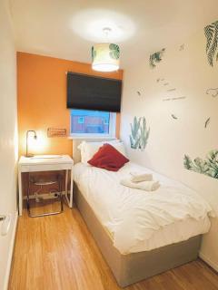20% Monthly stays - 3 bedrooms @ Homevy Leeds - Beeston Hill - 9