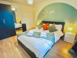 20% Monthly stays - 3 bedrooms @ Homevy Leeds - 3