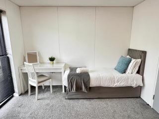 Large Townhouse 5 Beds with Two Parking Spaces - Manchester City Centre - Manchester - 6