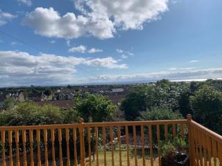 High Road, Stevenston, 15 minutes drive to Troon - 5