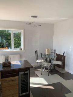 High Road, Stevenston, 15 minutes drive to Troon - 2