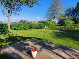 Kleine Pipowagen op camping - 6