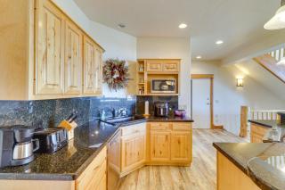 Spacious Whitefish Home with Sauna and Ski Resort View - Whitefish - 3