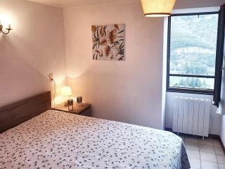 Maison pittoresque à Mostuéjouls avec vue sur la montagne - 8