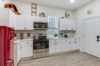 Stylish Home about 2 Mi to Jackson State and Belhaven! - Jackson - 4
