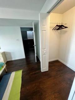 Cozy Waterfront Cottage in Victoria Harbour - Victoria Harbour - 5