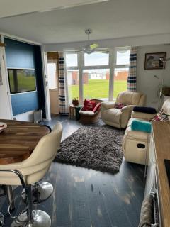 Cosy Beach Chalet - Scratby - 7