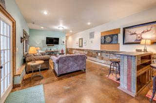 Outdoor Fireplace and Views Mountain Bearadise - 7