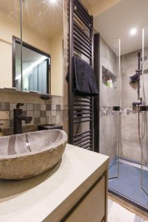 Central & Stylish 1BD Duplex w GardenMontmartre! - París - 4
