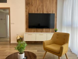 מול הים בקיסריה - 6