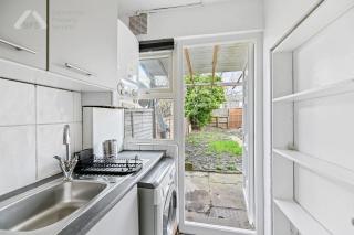 Cosy Tottenham Apartment Sleeps 4 - 4