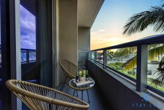 Rooftop Pool - Hollywood Beach Boardwalk - 6