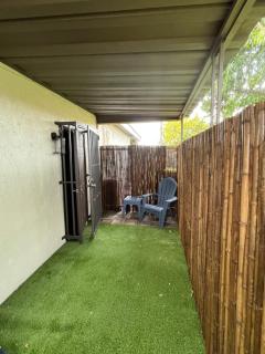 cozy studio apartment with private entrance and patio - Miami - 2