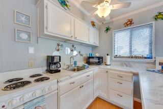 Breezy Tybee Island Condo - 100 Yards from Beach! - Tybee Island - 2