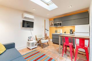 Historic Studio Guesthouse with Private Yard Near UofA, Low Summer Rates! - 3