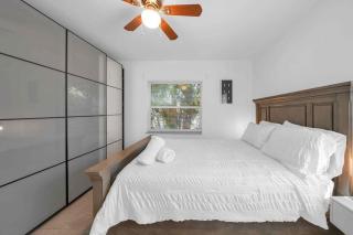 Renovated Gem: Prime Spotless Ideal - Miami - 0