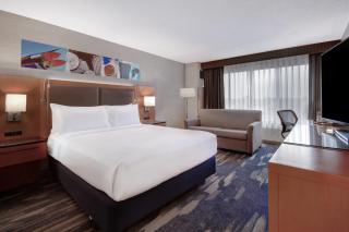 Crowne Plaza Auburn Hills by IHG - 4