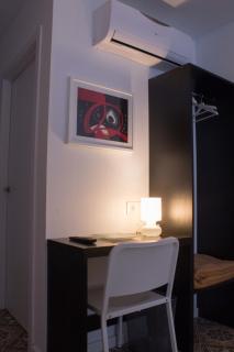 Hostal Nova Barcelona - Barcelona - 6