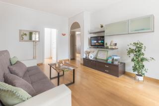 2-Bedroom Apartment in Alba with Free Parking and Air Conditioning - Alba - 9