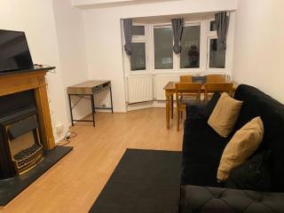 Entire flat with a big living-room, bedroom, kitchen, and bathroom - London - 9