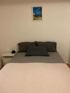 Entire flat with a big living-room, bedroom, kitchen, and bathroom - London - 1