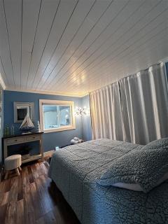 Beautiful Oceanview Retreat 2 Bedroom Home - Port Hadlock - 2