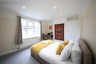 Thornton House Apartments, Cambridge - FREE On-site Parking - Girton - 0