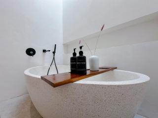 Close to Jimbaran Beach, 3BR with Private Pool - Jimbaran - 2