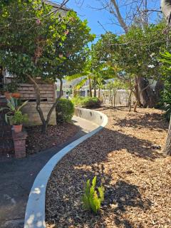 Beautiful Spacious Victorian Garden Oasis Central, Gated, Deck, BBQ - San Rafael - 6