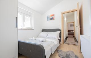 Cozy Home In Dobrince - - 4