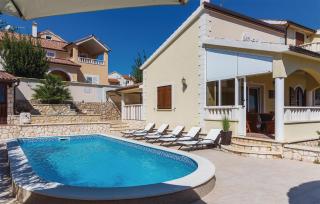 Cozy Apartment In Vodice With House Sea View - 9
