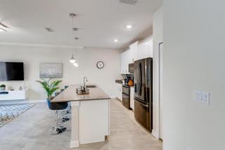 4321 QS - Magical Haven Townhome w Pool - Kissimmee - 1
