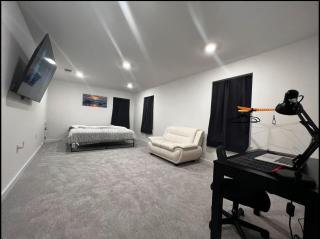 Banty Villa - Master Lounge - Austin - 5