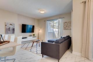 8953 CC - 4BR Townhome with Sparkling Pool - Kissimmee - 1