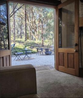 Daylesford - FROG HOLLOW ESTATE - One Bedroom Retreat Villa - book for 3 nights pay for 2 - contact us for more details - Daylesford - 5
