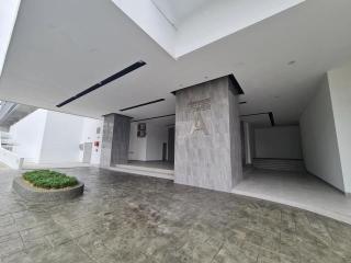 SKS Habitat Terminal bus Netflix JCHome By MWM - Johor Bahru - 9