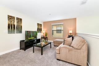 Spacious 5 Bed Pool Home with Game Room home - Davenport - 1