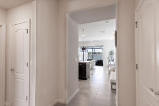 Beautiful 5 Bed Home Away from Home townhouse - Davenport - 8