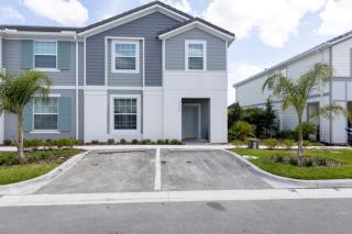 Beautiful 5 Bed Home Away from Home townhouse - Davenport - 9