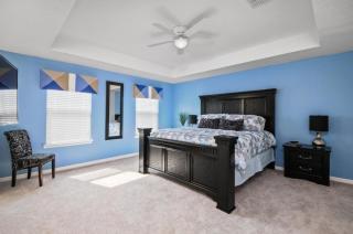 Fabulous 6 Bed Pool Home with Game Room home - Davenport - 4