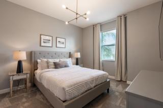 Spacious Family 7 Bed Pool Home and Game Room home - Kissimmee - 2