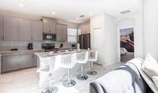 Family Fun 5 Bed Pool Home with Game Room home - Kissimmee - 2